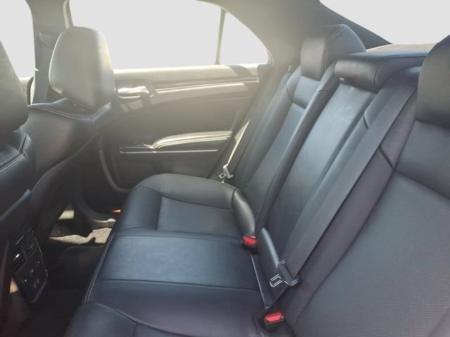 Used 2022 Chrysler 300 S w/ Comfort Group RWD image 9