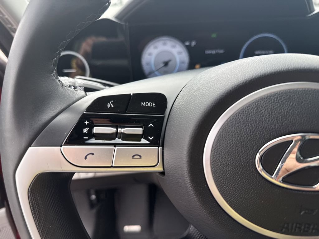 Used 2023 Hyundai Elantra Limited image 24