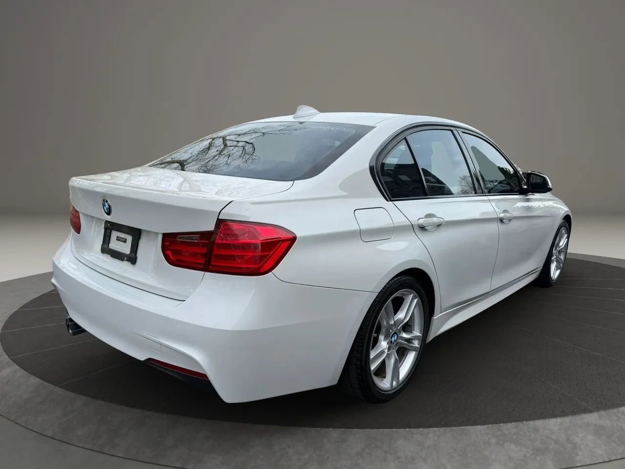 Used 2014 BMW 328i Sedan RWD image 4