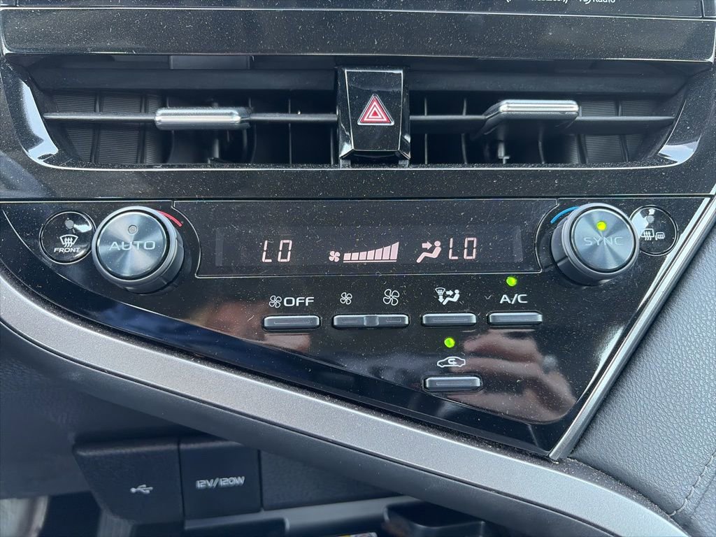Used 2022 Toyota Camry XLE image 20