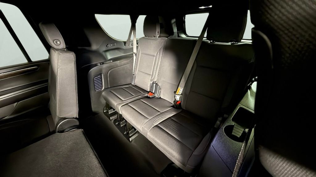 Certified 2025 Chevrolet Suburban LS image 31