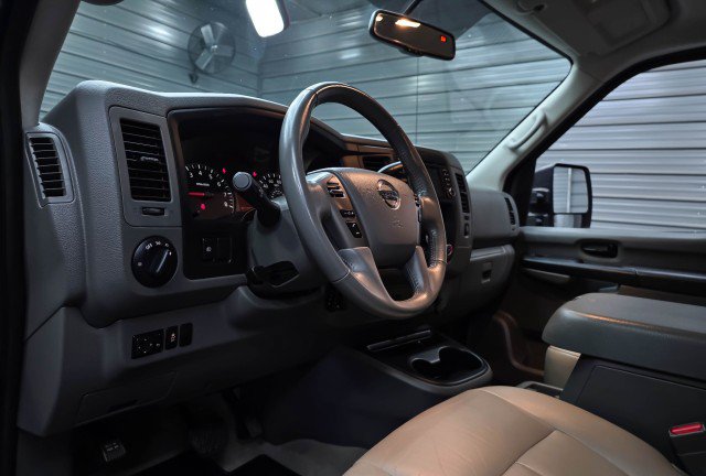Used 2019 Nissan NV 3500 SL RWD image 14