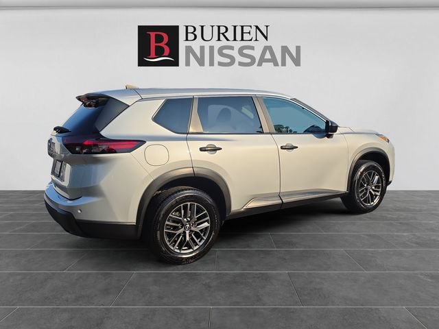 Used 2024 Nissan Rogue S FWD image 5