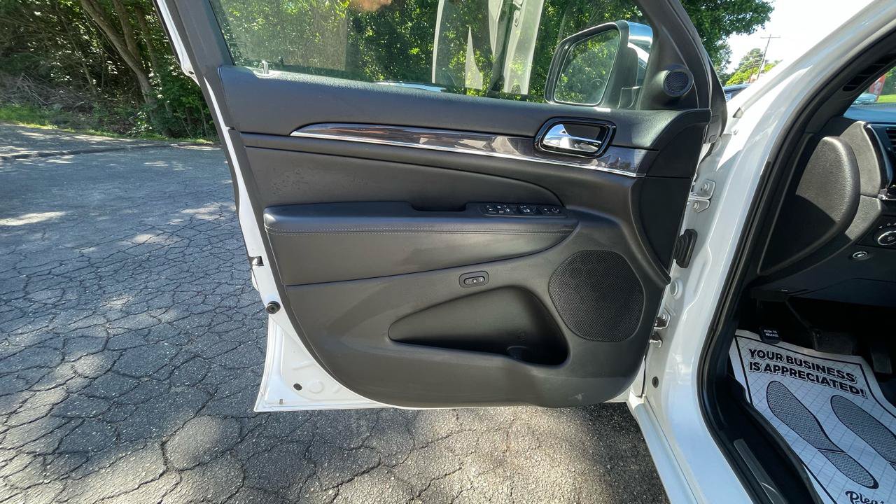 Used 2021 Jeep Grand Cherokee Overland AWD/4WD image 16