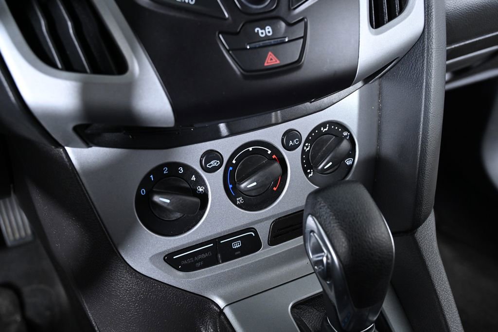 Used 2012 Ford Focus SE FWD image 15