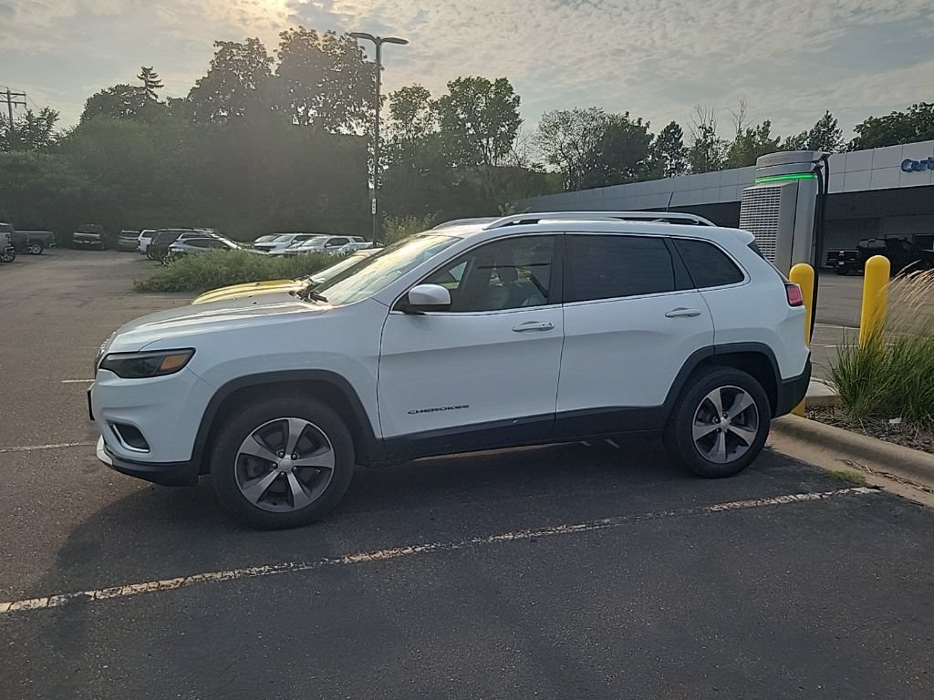 Used 2019 Jeep Cherokee Limited AWD/4WD image 14