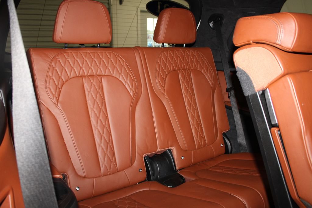 Used 2021 BMW X7 M50i w/ Executive Package AWD/4WD image 36