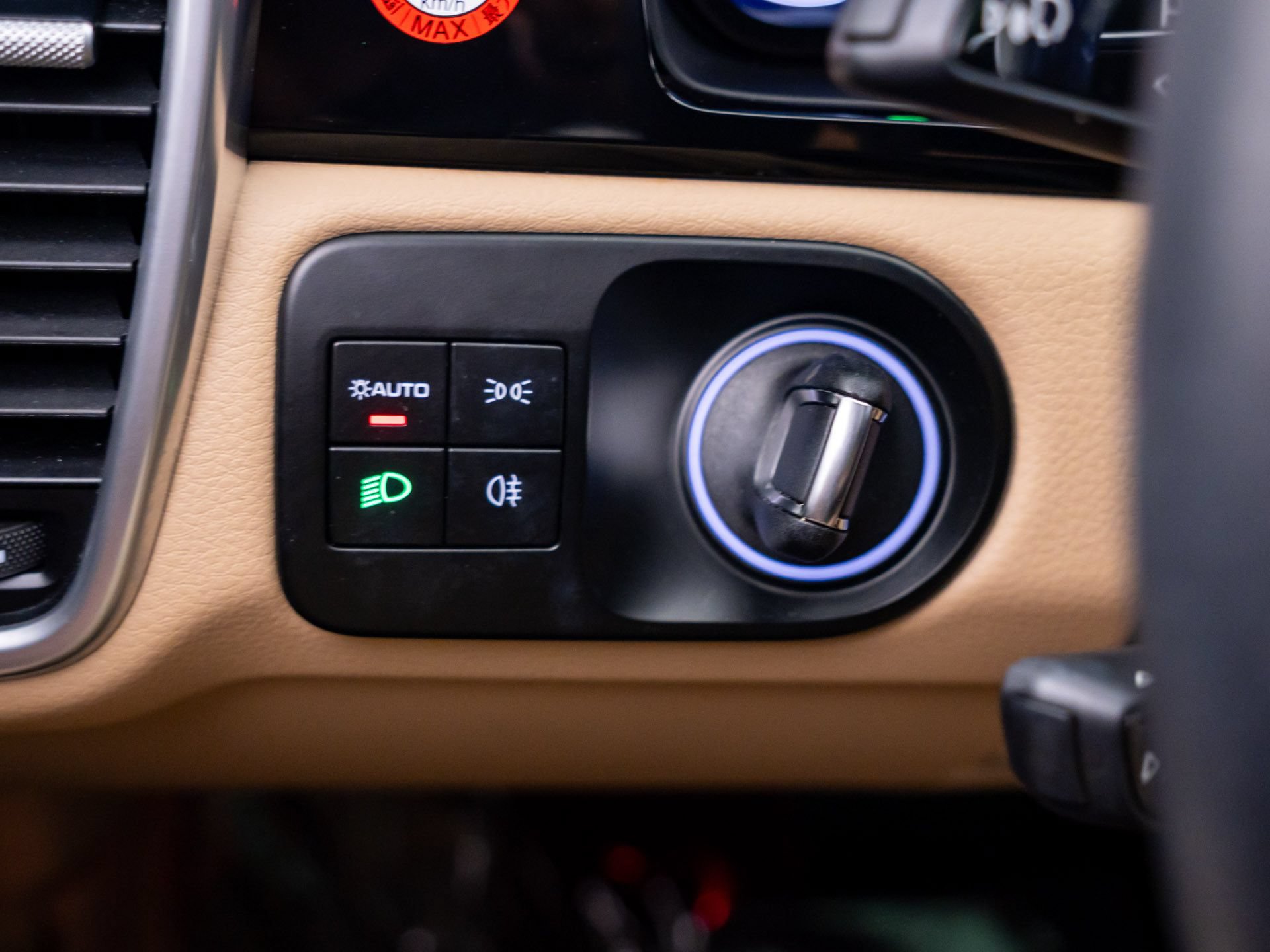 Certified 2023 Porsche Cayenne AWD/4WD image 24