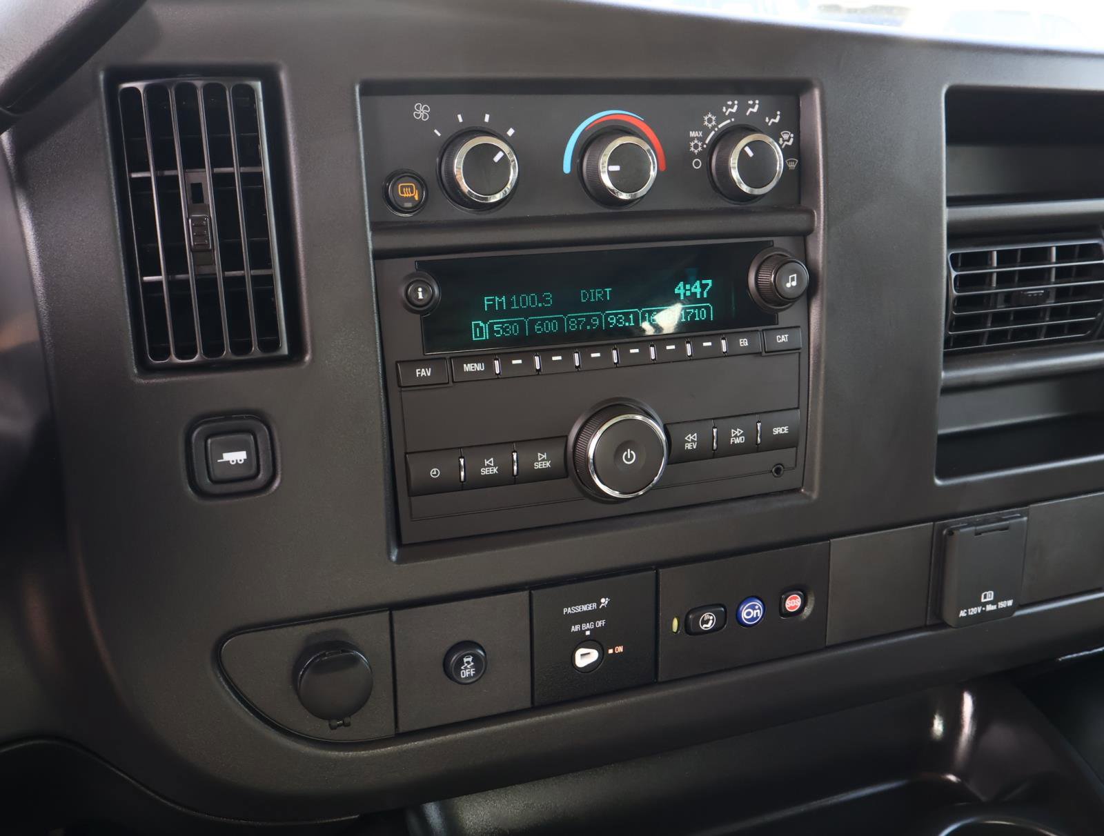 Used 2025 Chevrolet Express 2500 w/ Driver Convenience Package image 18