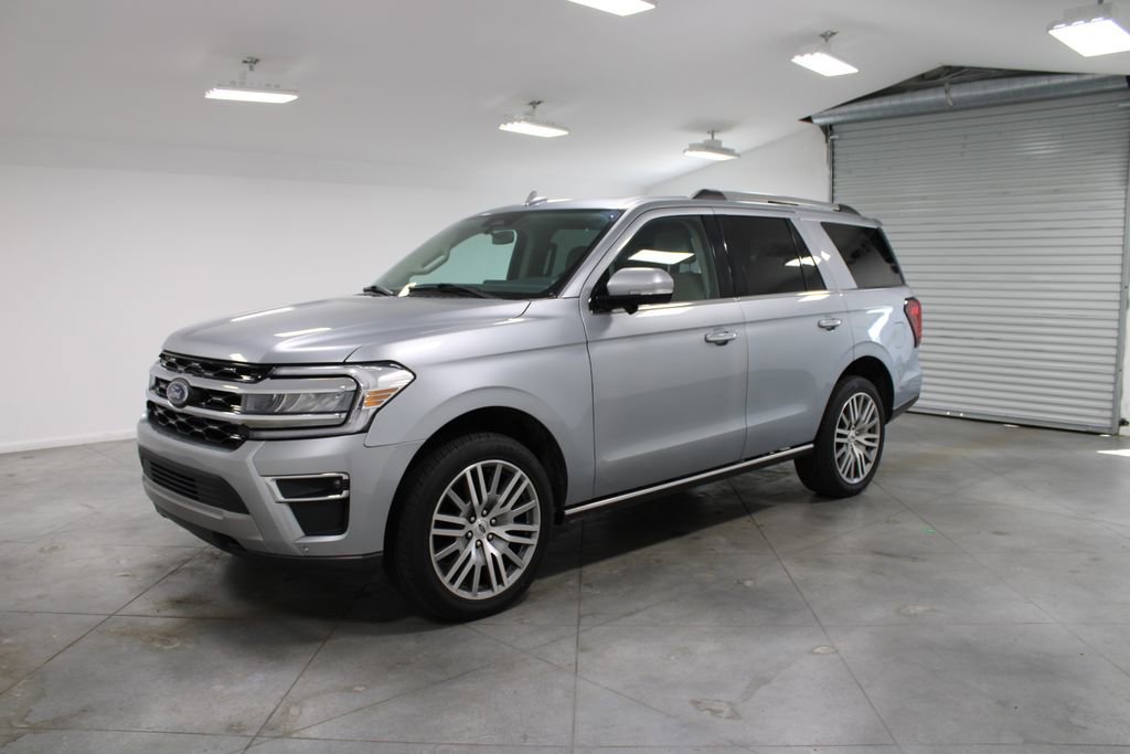 Used 2023 Ford Expedition Limited image 4