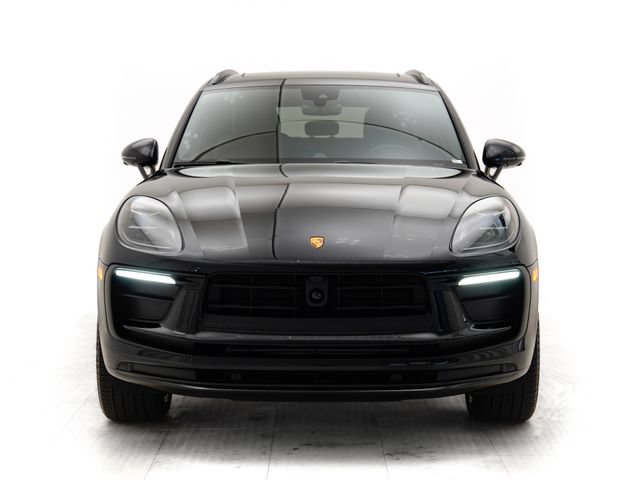 Certified 2025 Porsche Macan Turbo AWD/4WD image 30