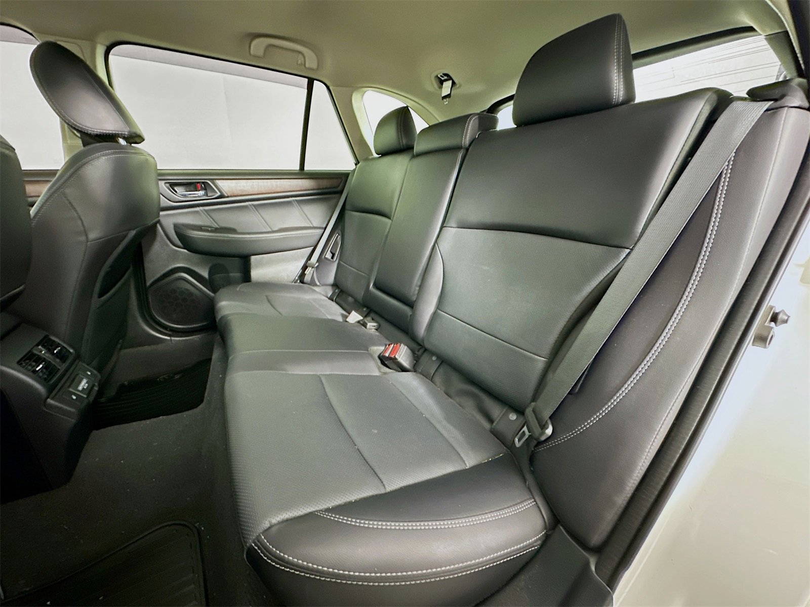 Used 2018 Subaru Outback 2.5i Limited image 25