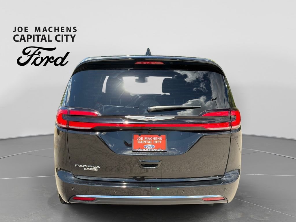 Used 2026 Chrysler Pacifica Select FWD image 6