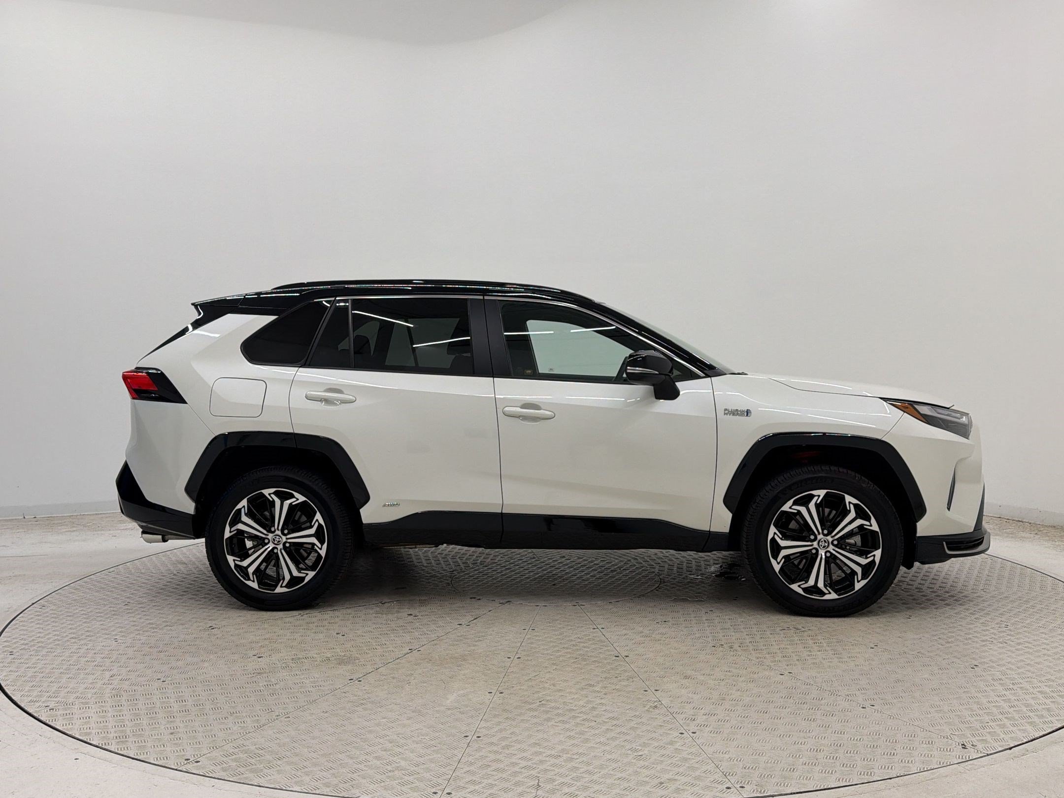 Used 2022 Toyota RAV4 XSE w/ Weather Package AWD/4WD image 8