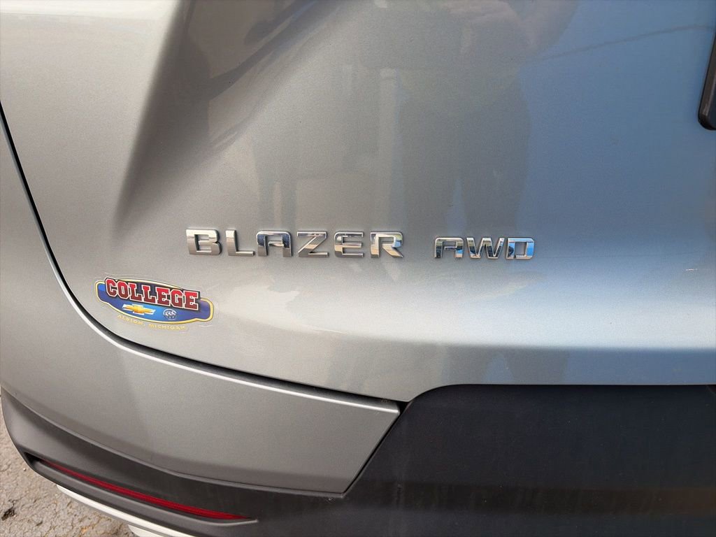 Used 2025 Chevrolet Blazer LT image 9
