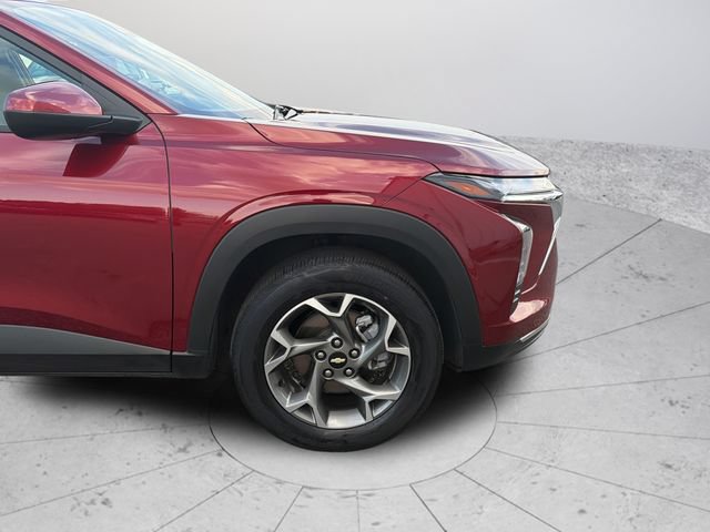 Used 2025 Chevrolet Trax LT FWD image 33