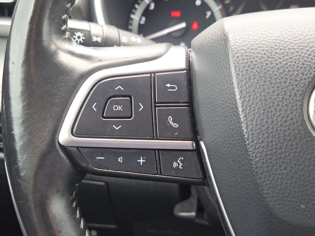 Used 2021 Toyota Highlander XLE FWD image 30