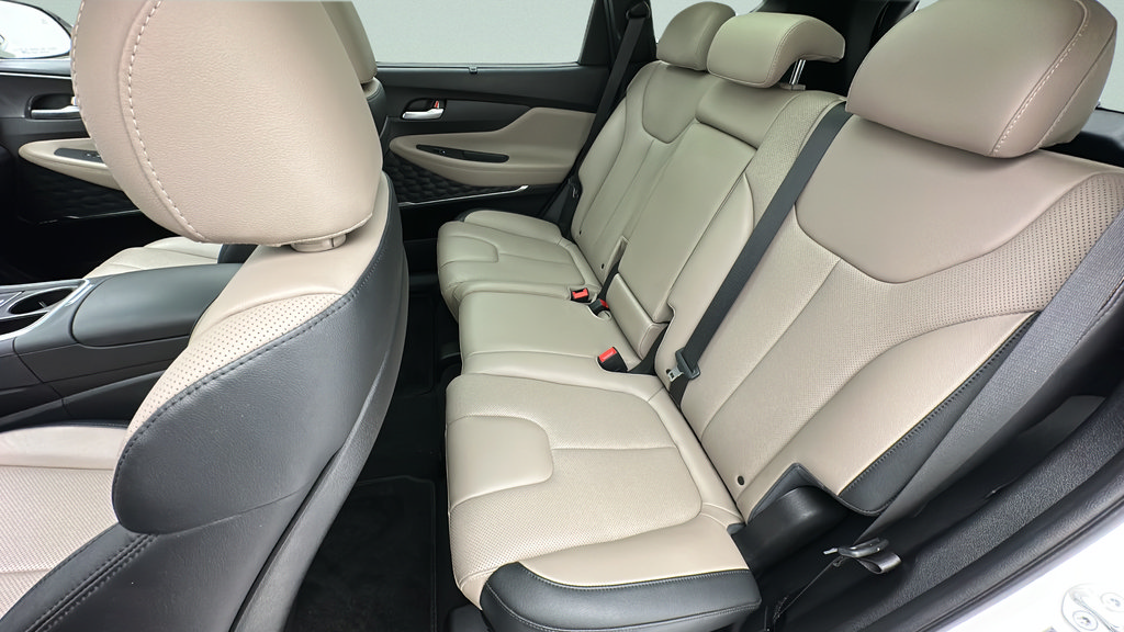 Used 2023 Hyundai Santa Fe SEL w/ Premium Package AWD/4WD image 11