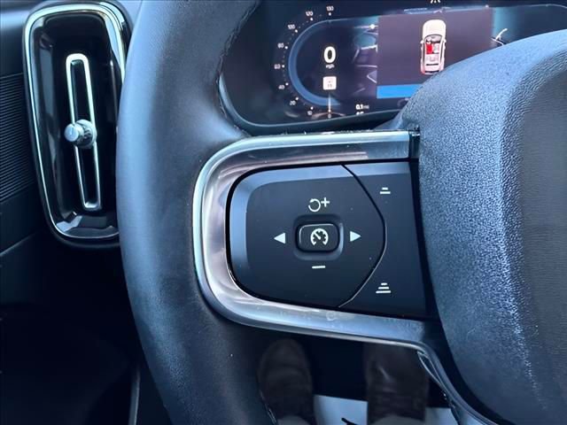 Used 2023 Volvo XC40 B5 Plus AWD/4WD image 20
