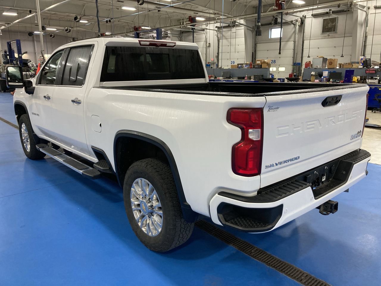 Used 2022 Chevrolet Silverado 3500 High Country AWD/4WD image 5