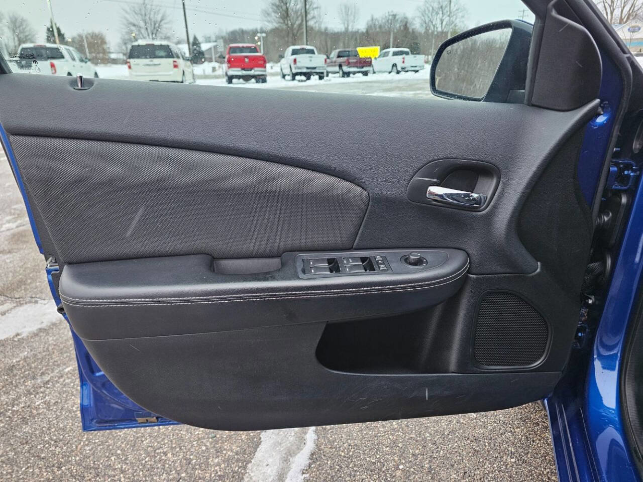 Used 2014 Dodge Avenger SXT image 9