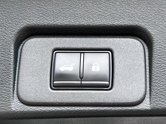 Used 2025 Nissan Rogue SL w/ Tech Package AWD/4WD image 35