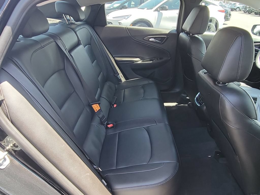 Used 2018 Chevrolet Malibu LT w/ Leather Package FWD image 26