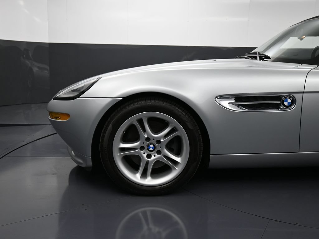 Used 2001 BMW Z8 RWD image 12