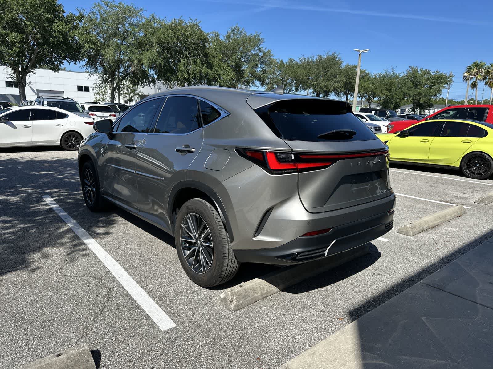 Used 2025 Lexus NX 250 FWD w/ Towing Package (2000 Lbs) image 6