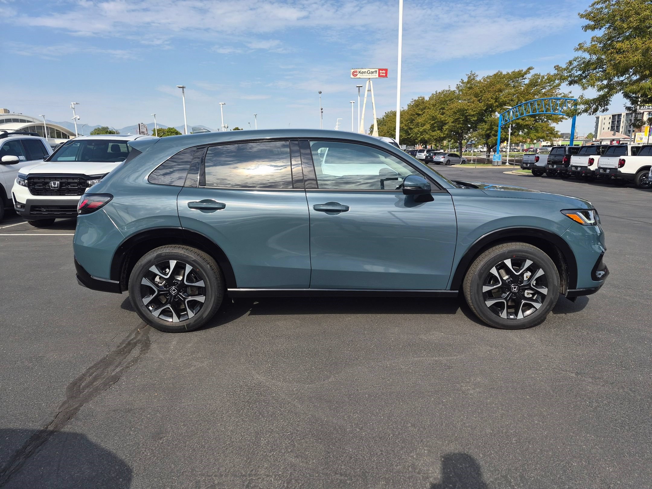 New 2027 Honda HR-V EX-L image 2