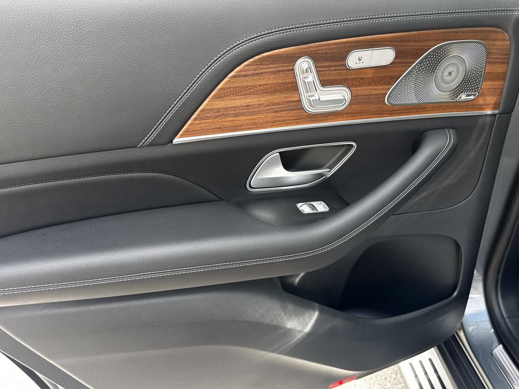 Certified 2025 Mercedes-Benz GLS 580 4MATIC image 25