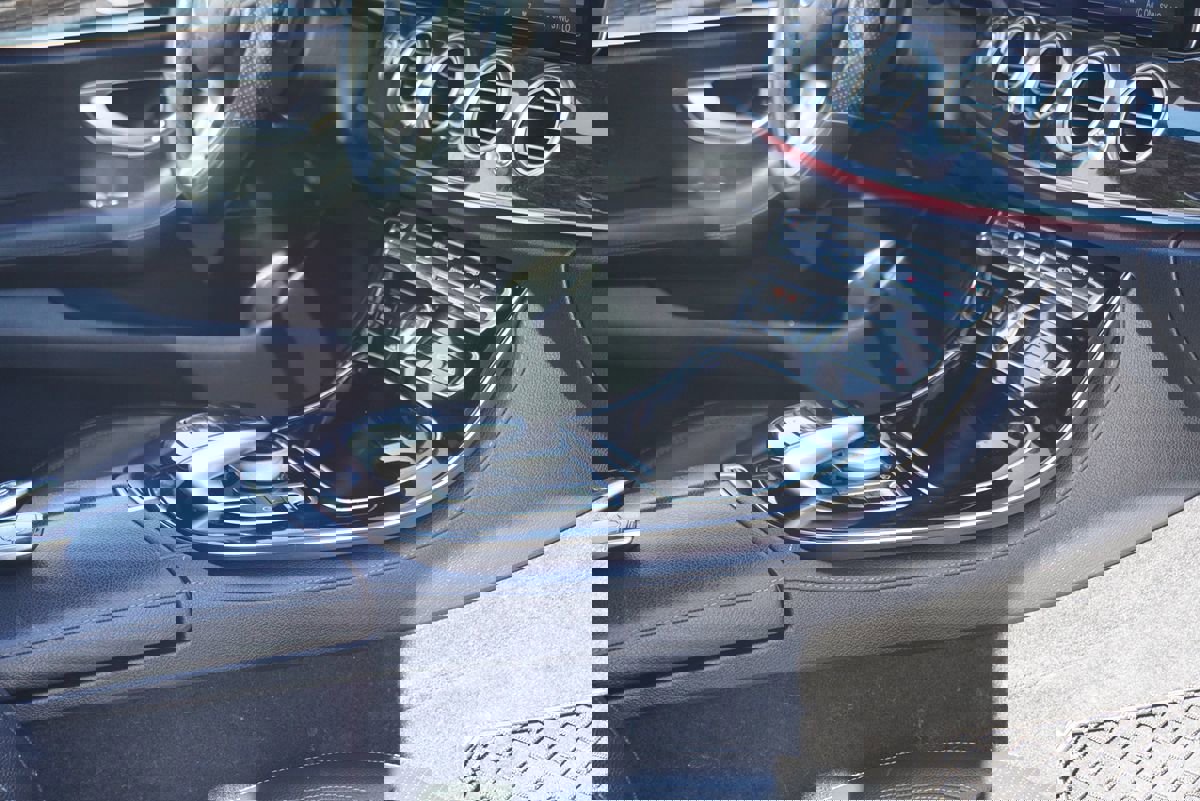 Used 2017 Mercedes-Benz E 300 image 13