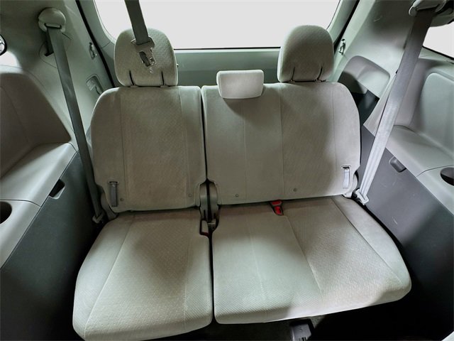 Used 2016 Toyota Sienna LE image 32