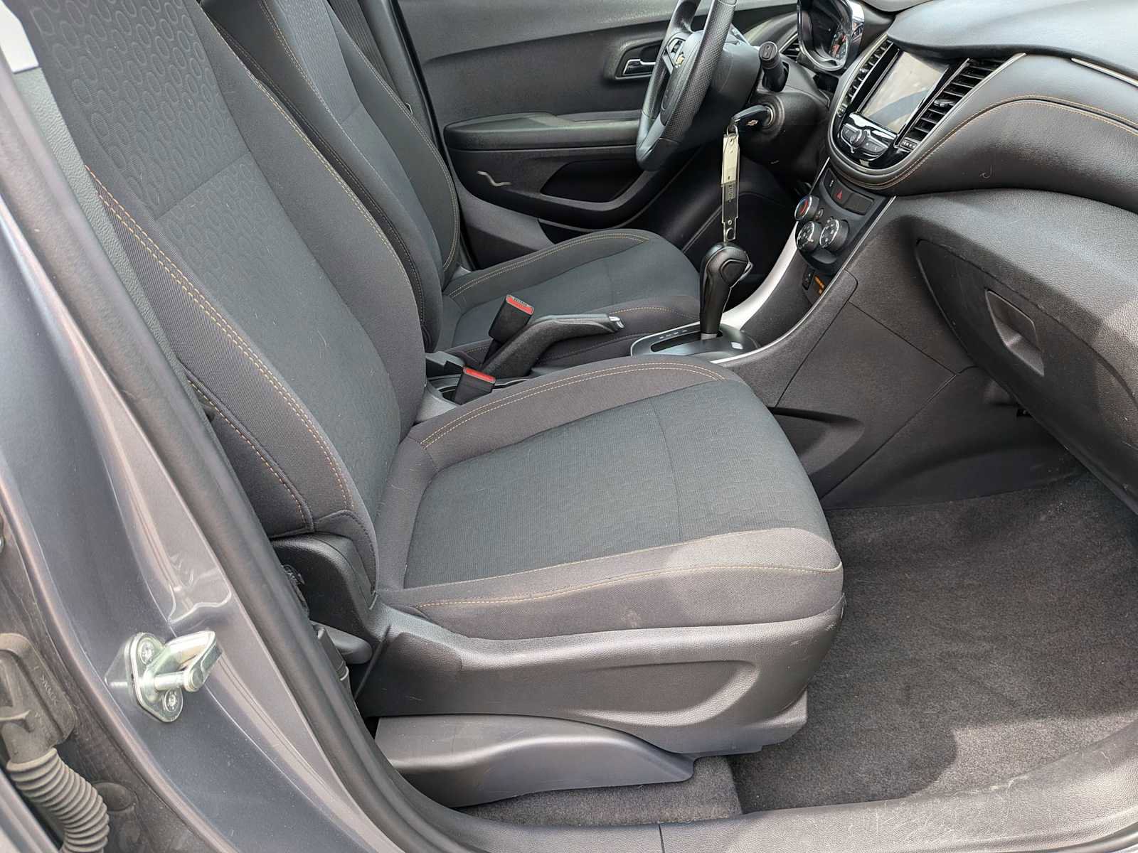 Used 2020 Chevrolet Trax LS w/ Tint and Cruise Package AWD/4WD image 18