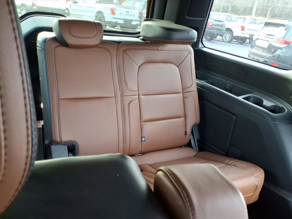 Used 2024 Lincoln Navigator Reserve image 4
