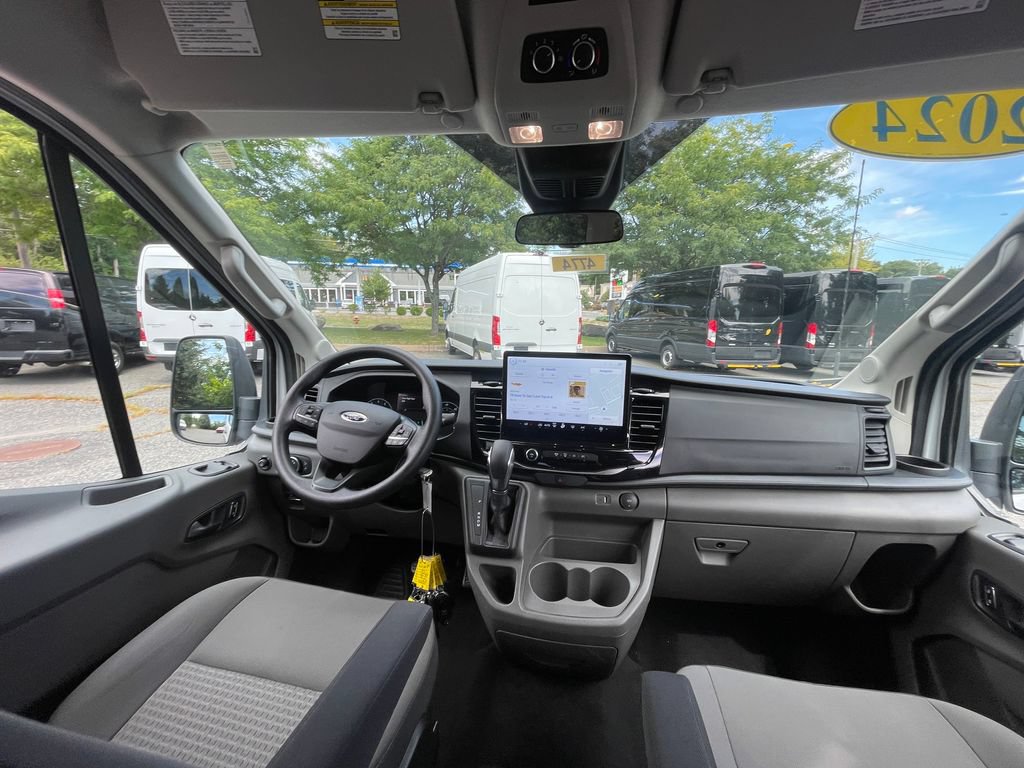 Used 2024 Ford Transit 350 XLT RWD image 11