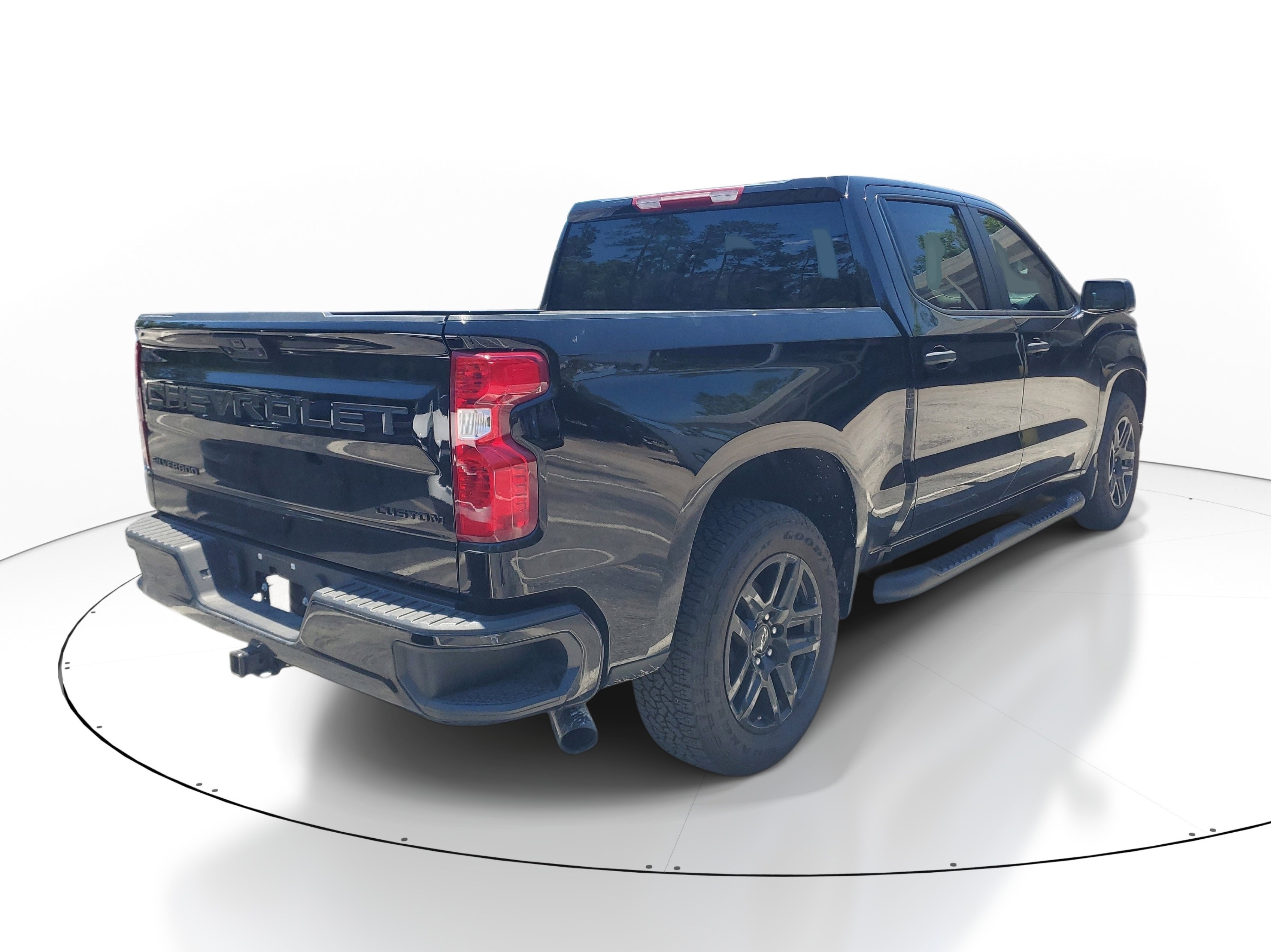 Used 2025 Chevrolet Silverado 1500 Custom w/ Turbomax Blackout Package RWD image 5