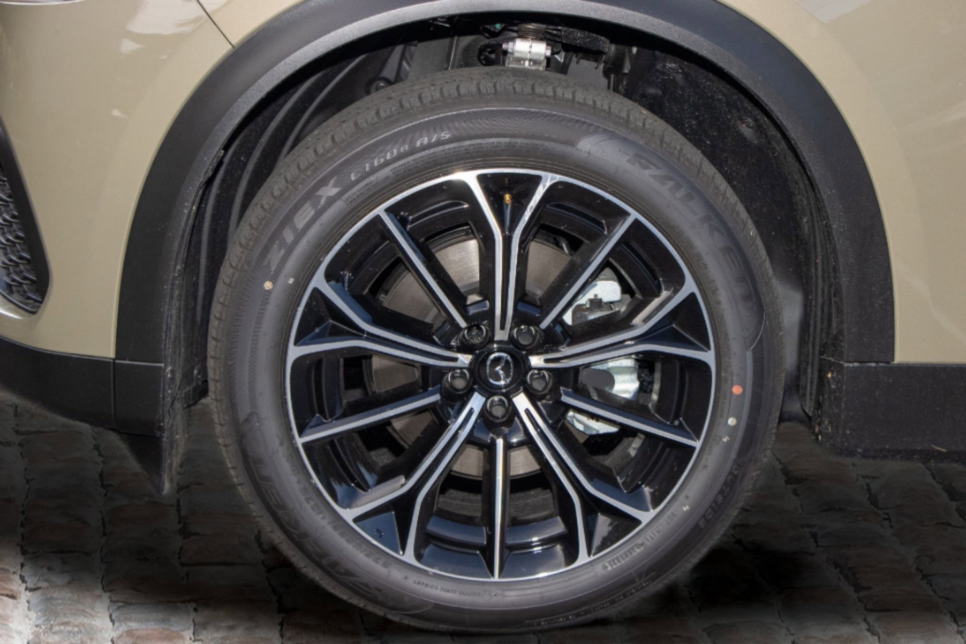 New 2025 MAZDA CX-70 Plug-In Hybrid w/ Premium Plus image 40