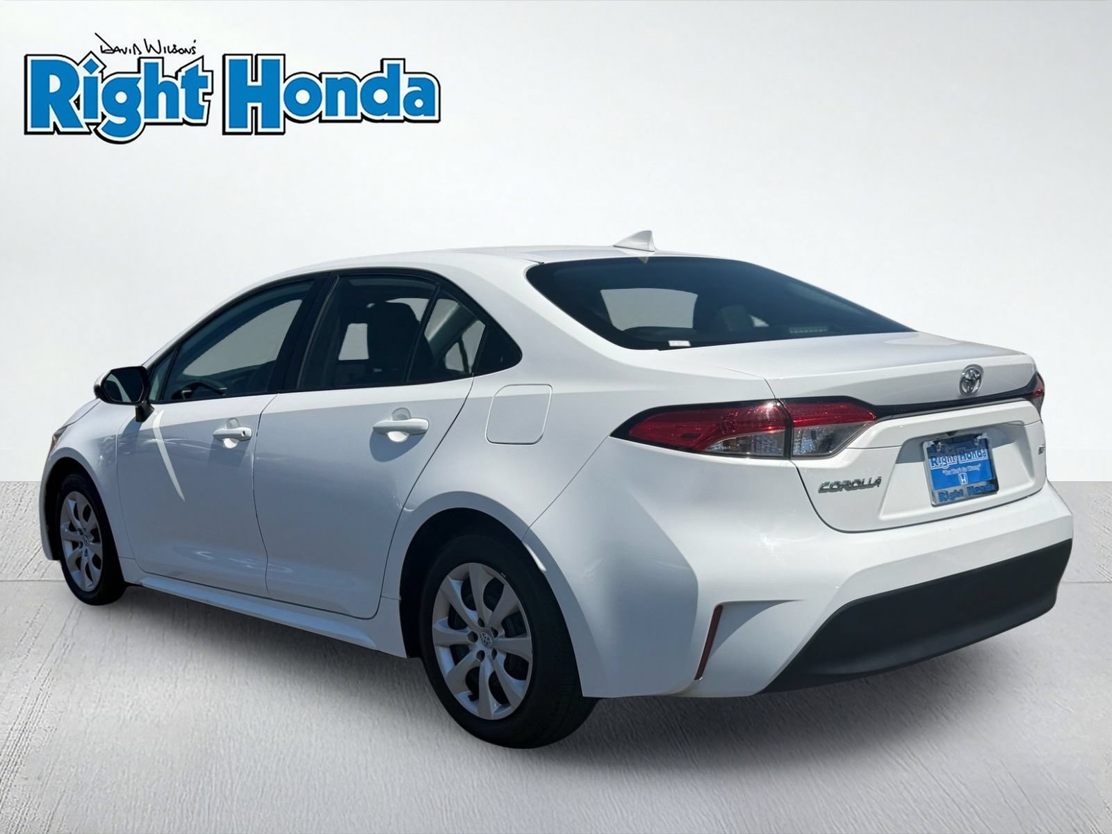 Used 2024 Toyota Corolla LE FWD image 4