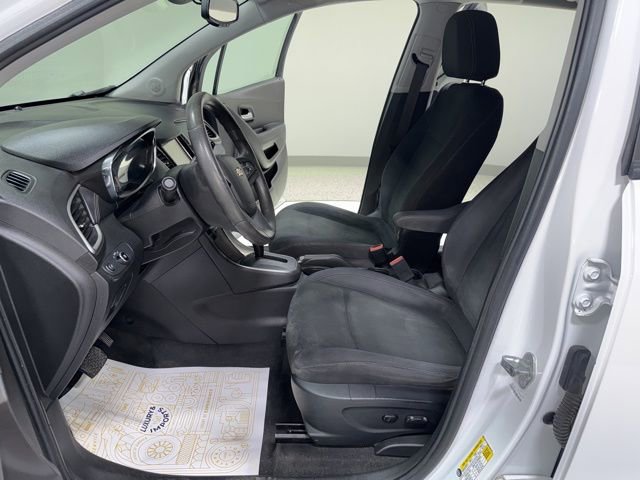 Used 2017 Chevrolet Trax LS w/ Fleet Convenience Package image 12