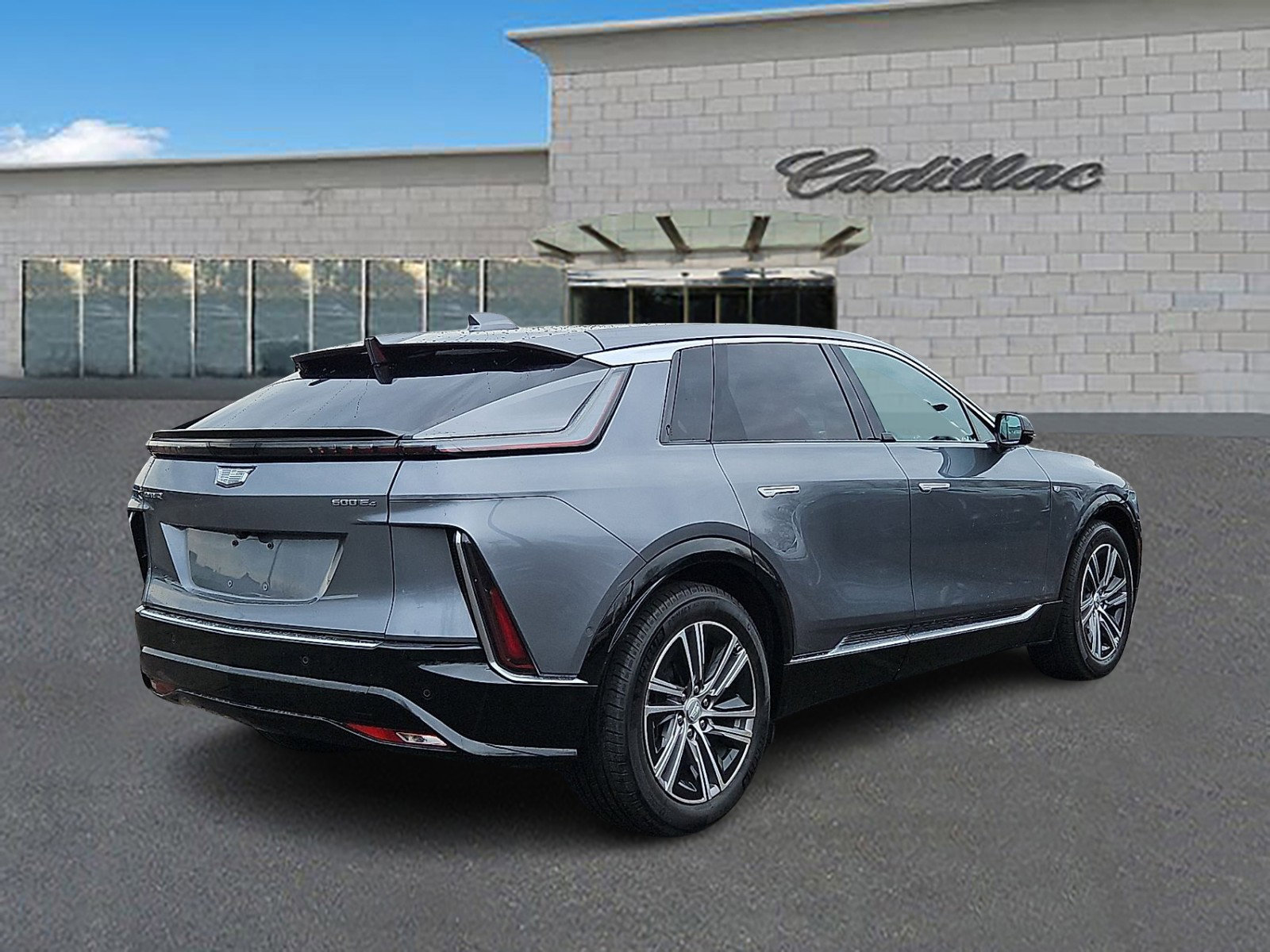 Certified 2023 Cadillac Lyriq Luxury image 4