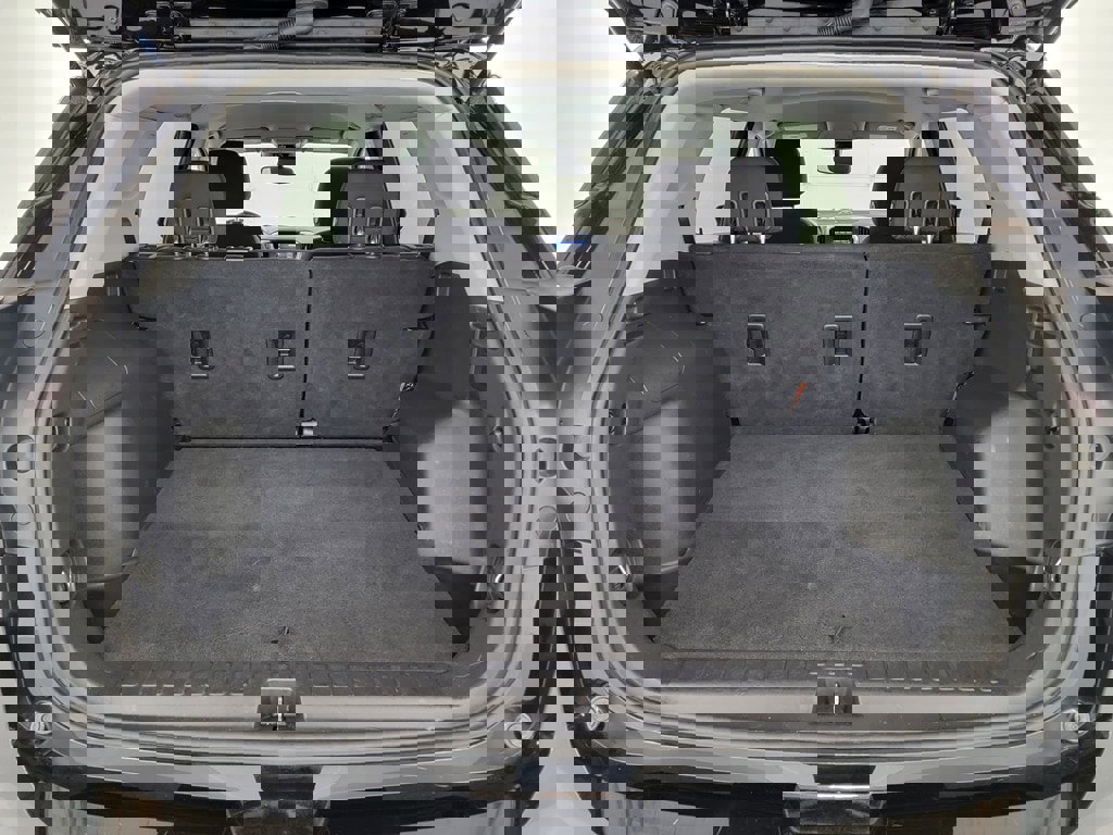 Used 2020 GMC Terrain SLE w/ Driver Convenience Package FWD image 30