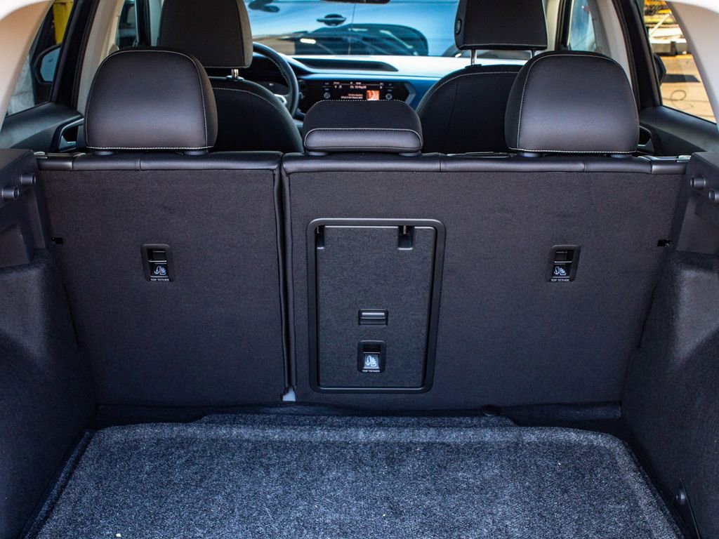 Used 2024 Volkswagen Taos SE w/ Taos Adventure Package (SXB) image 43