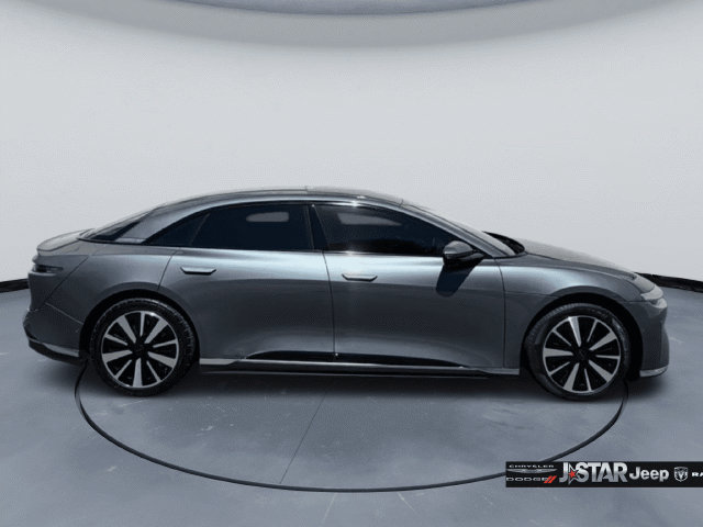 Used 2025 Lucid Air Pure RWD image 4