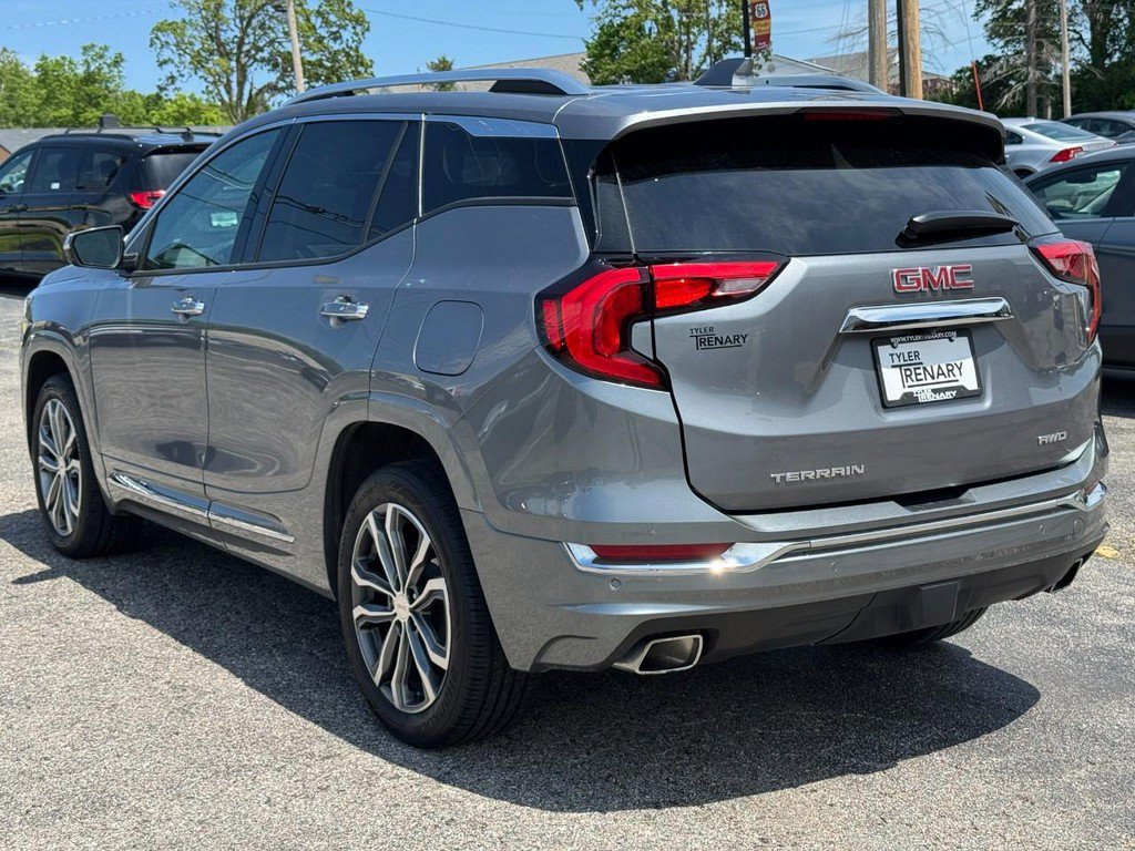 Used 2020 GMC Terrain Denali w/ Denali Premium Package AWD/4WD image 7