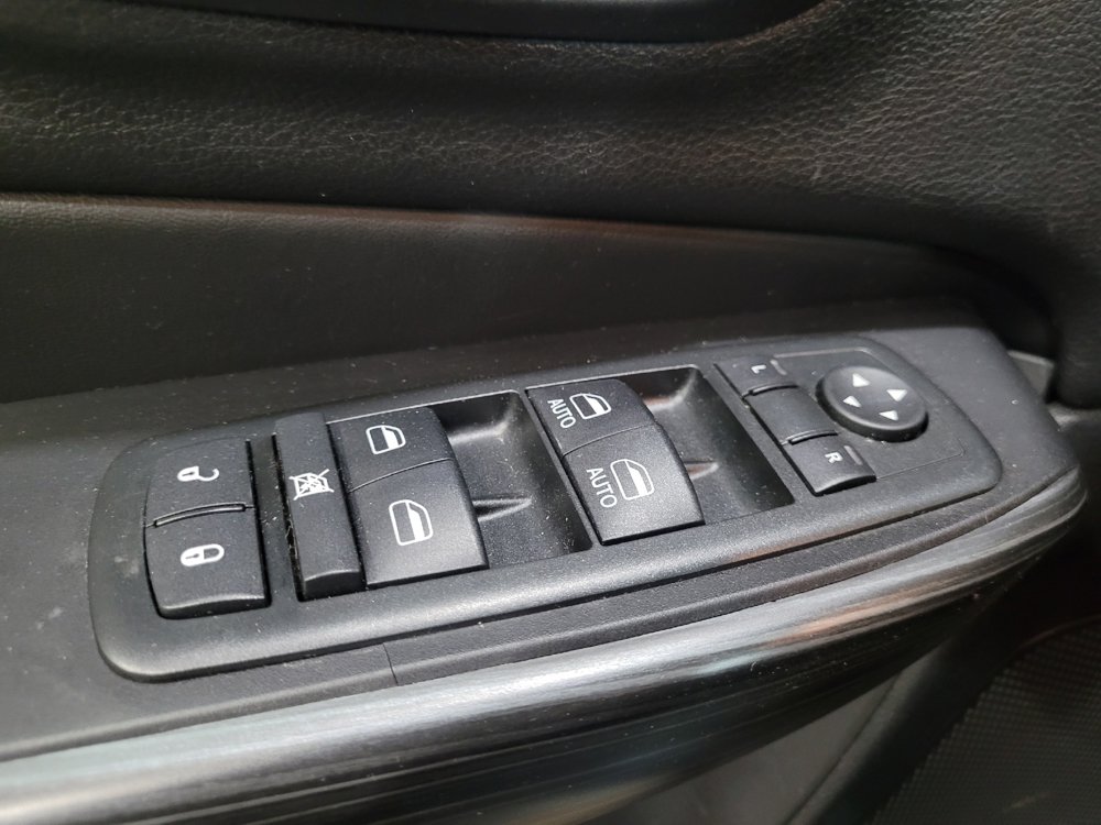 Used 2014 Jeep Cherokee Trailhawk w/ Comfort/Convenience Group AWD/4WD image 27