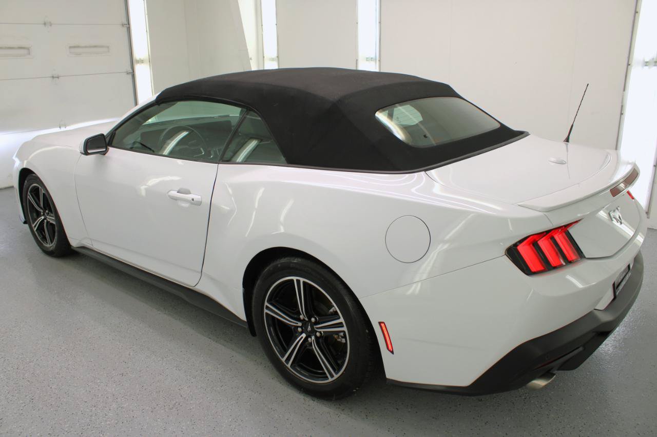 Used 2025 Ford Mustang Premium RWD image 29