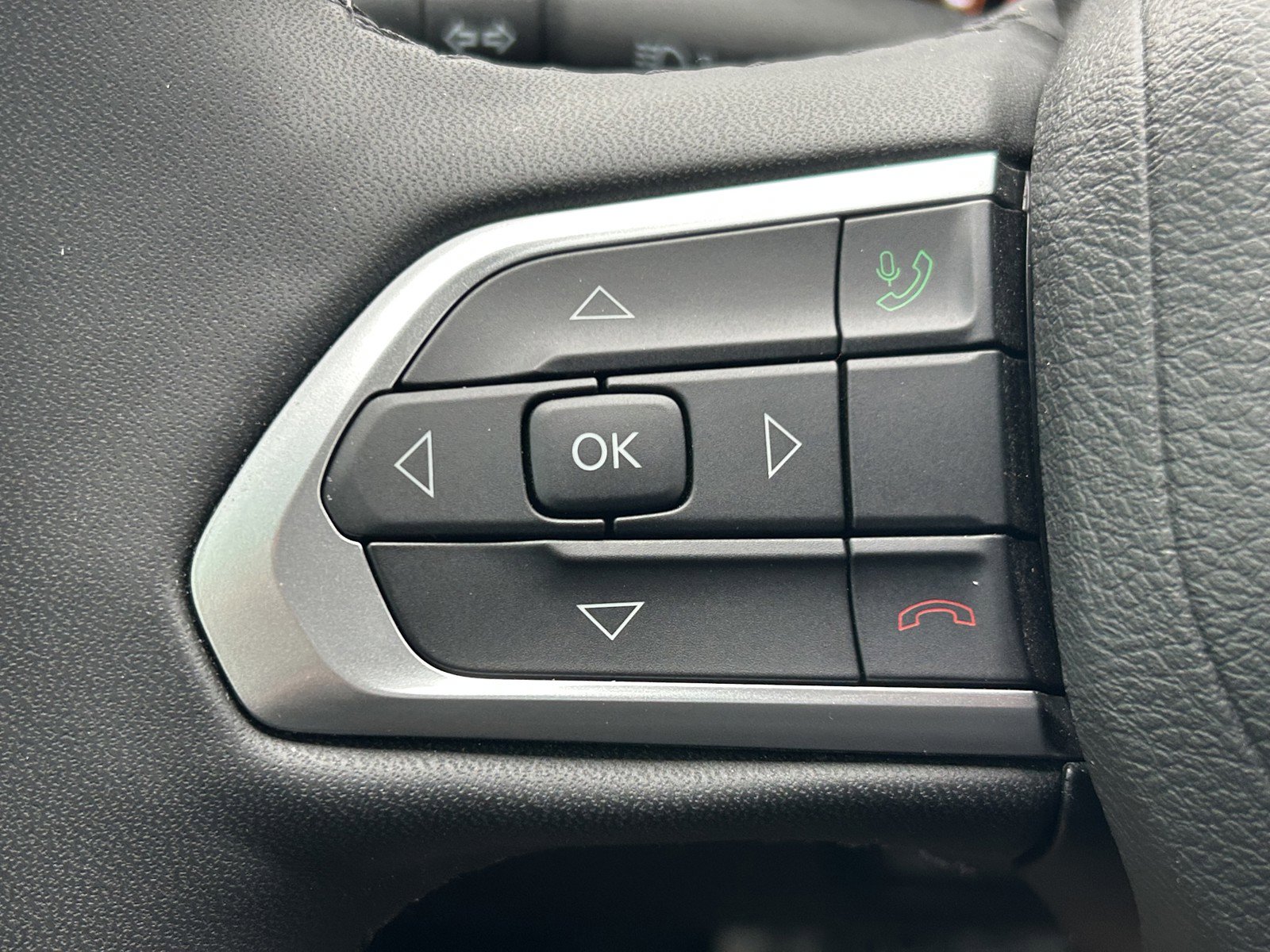 Used 2023 Jeep Compass Limited image 20