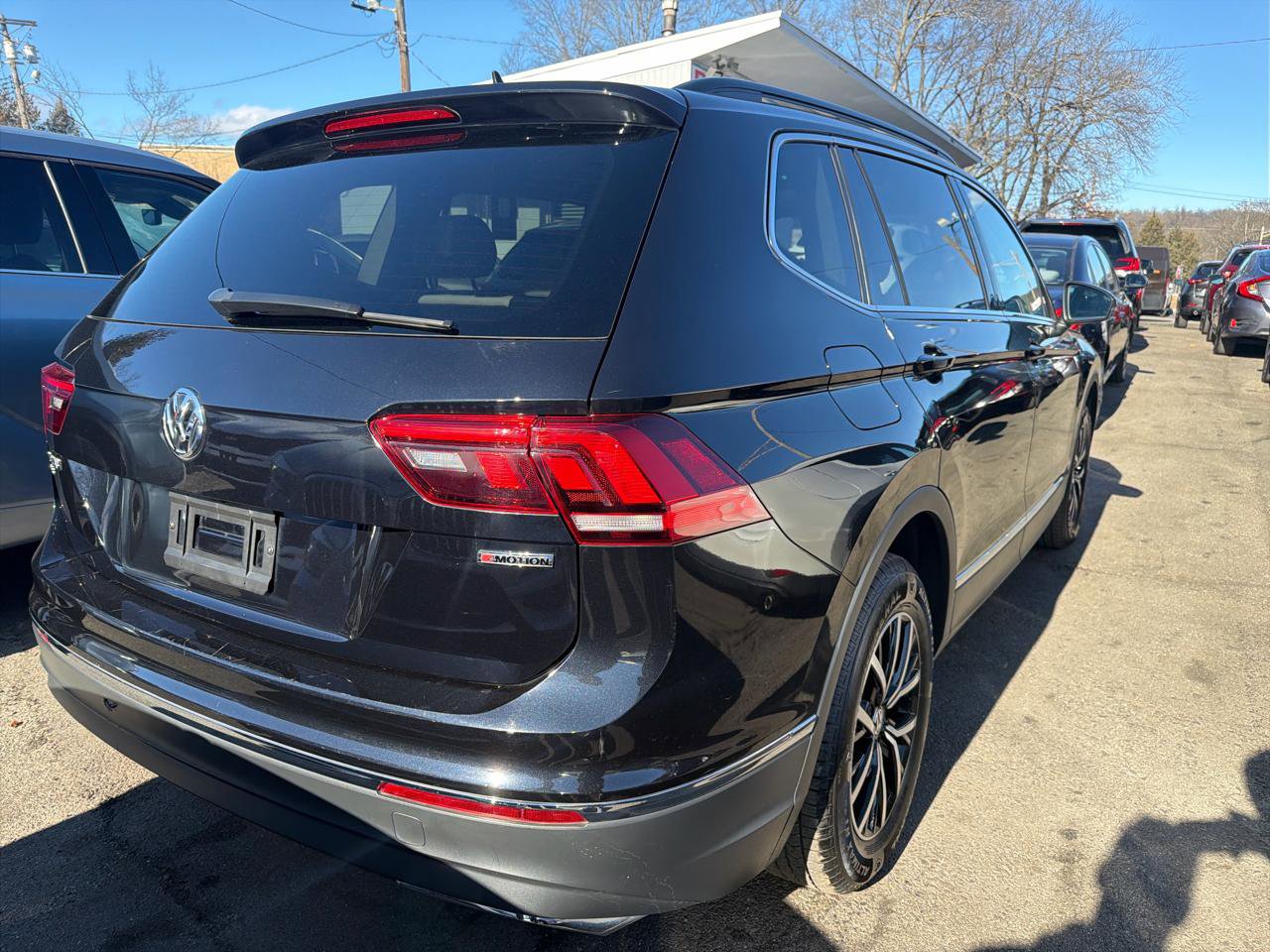 Used 2021 Volkswagen Tiguan SE w/ Panoramic Sunroof Package AWD/4WD image 6