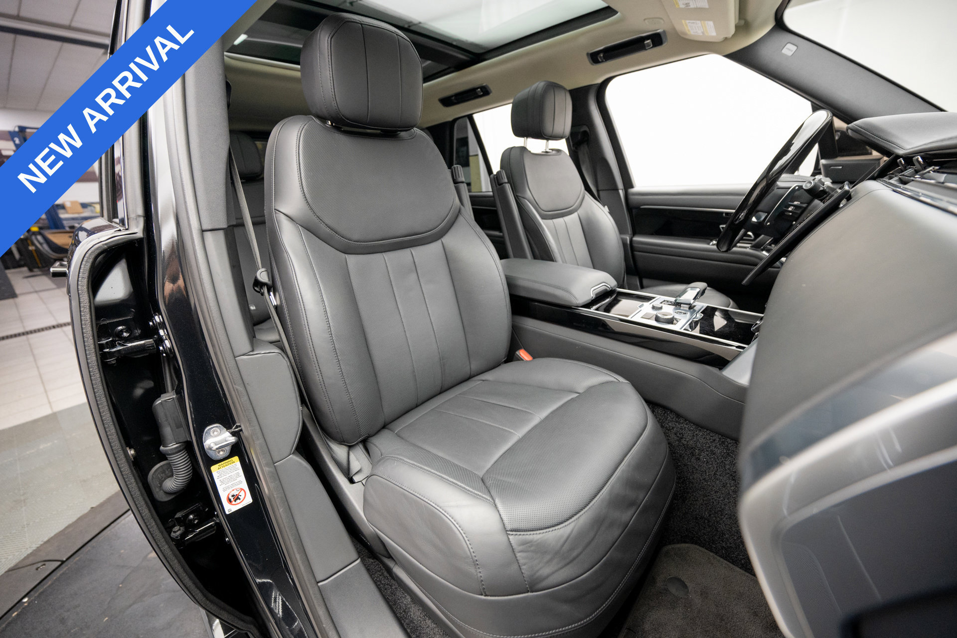 Used 2023 Land Rover Range Rover SE AWD/4WD image 15